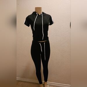 NWT J&W Black 2-Piece Hoodie Crop Top & Leggings Set